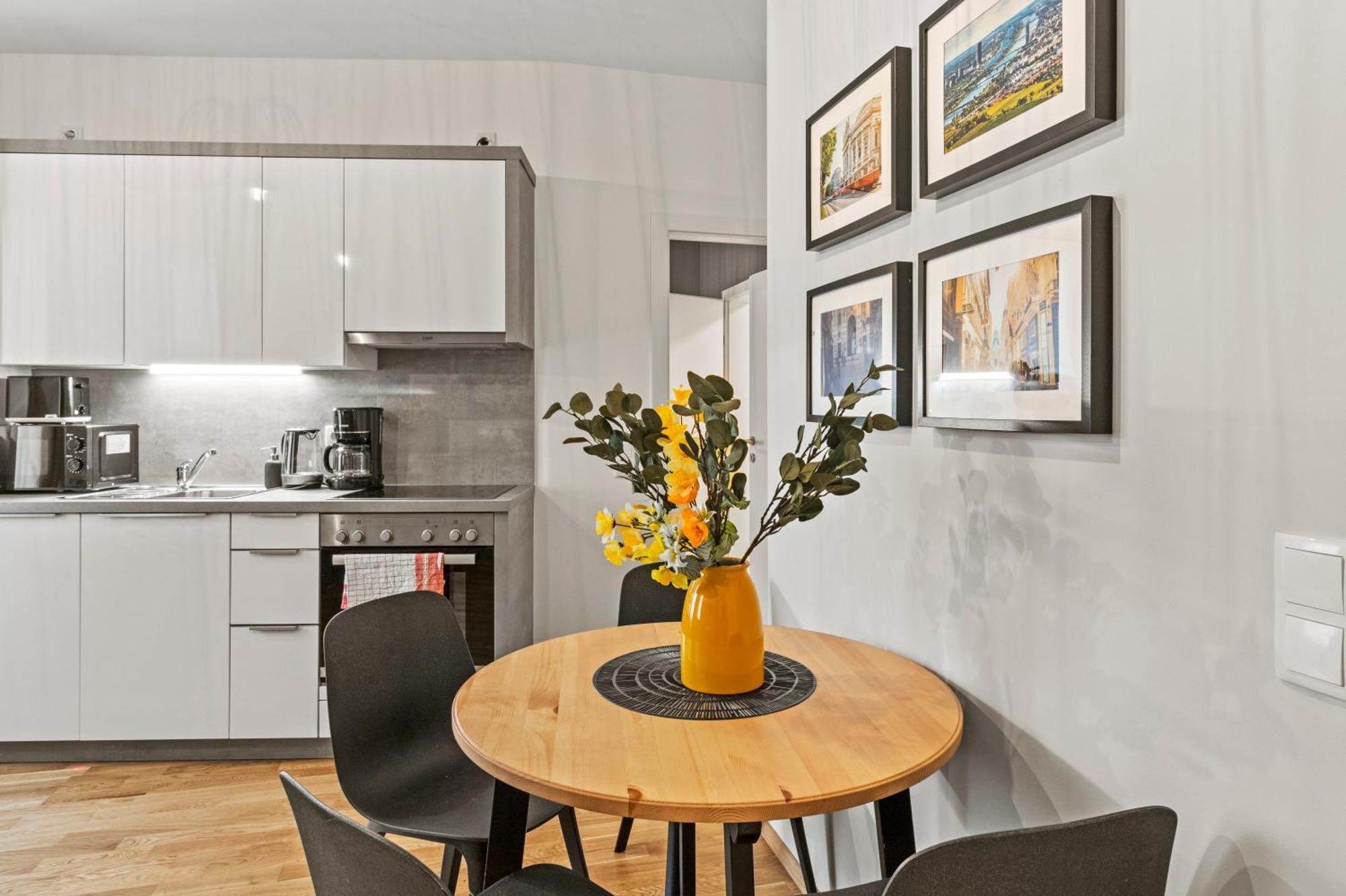 1 Min To Public Transport - 3 Min To Supermarket And Pharmacy - On-Site Parking For 19,90 Eur Viena Exterior foto